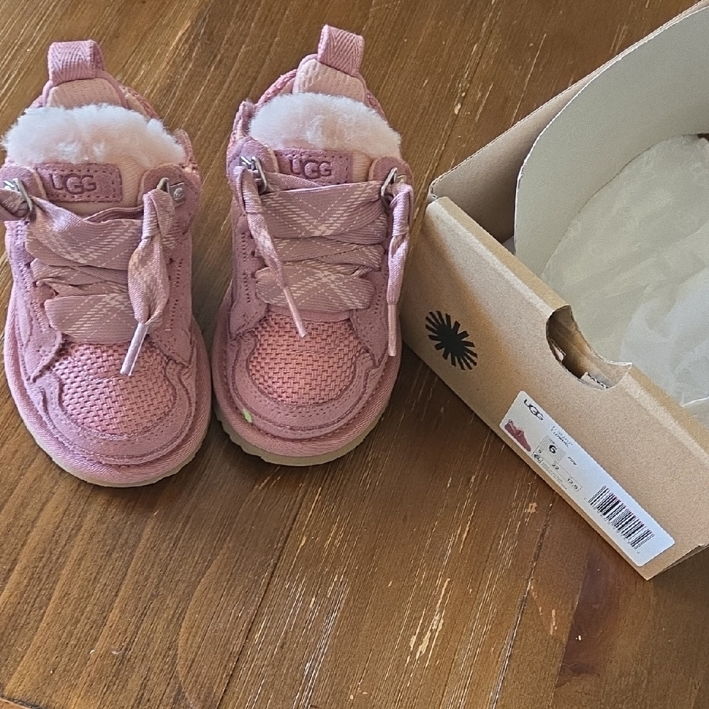 UGG Kids Light Pink Sneakers
